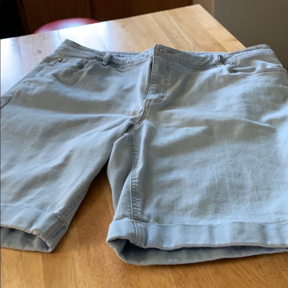 Comfort stretch shorts